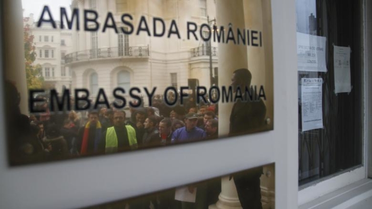 Românii afectaţi de restricţii vor fi repatriaţi din Marea Britanie cu zboruri charter